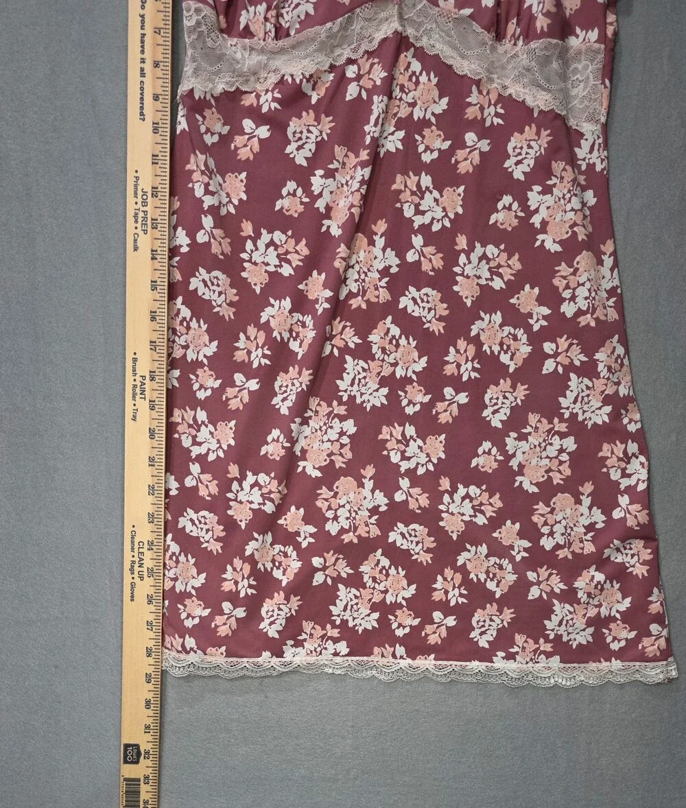 Marilyn Monroe Large Floral Polyester Nightdress with Lace Trim